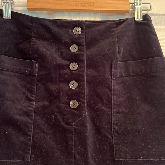 Forever 21 brand size M black miniskirt with button closure in front & pockets - Picture 2 of 5